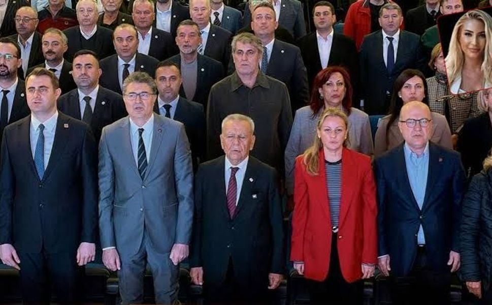 Yeni Parti'de sanıklar kapandı... İlk oylar sayıldı!