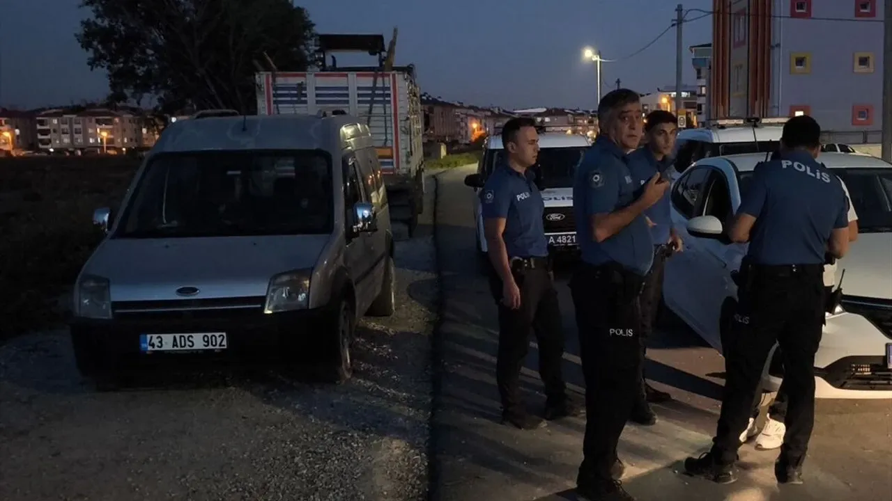 Boşanma aşamasındaki eşini bıçakladı !