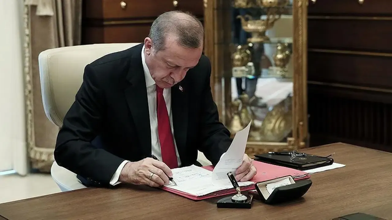 Cumhurbaşkanı imzaladı: Yeni atama ve görev değişiklikleri