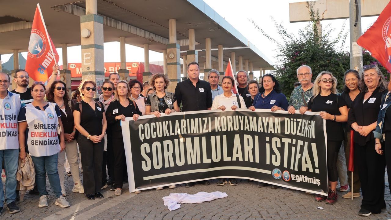 Eğitimcilerden 'beyaz önlüklü' protesto: Üç gün siyah giyineceği