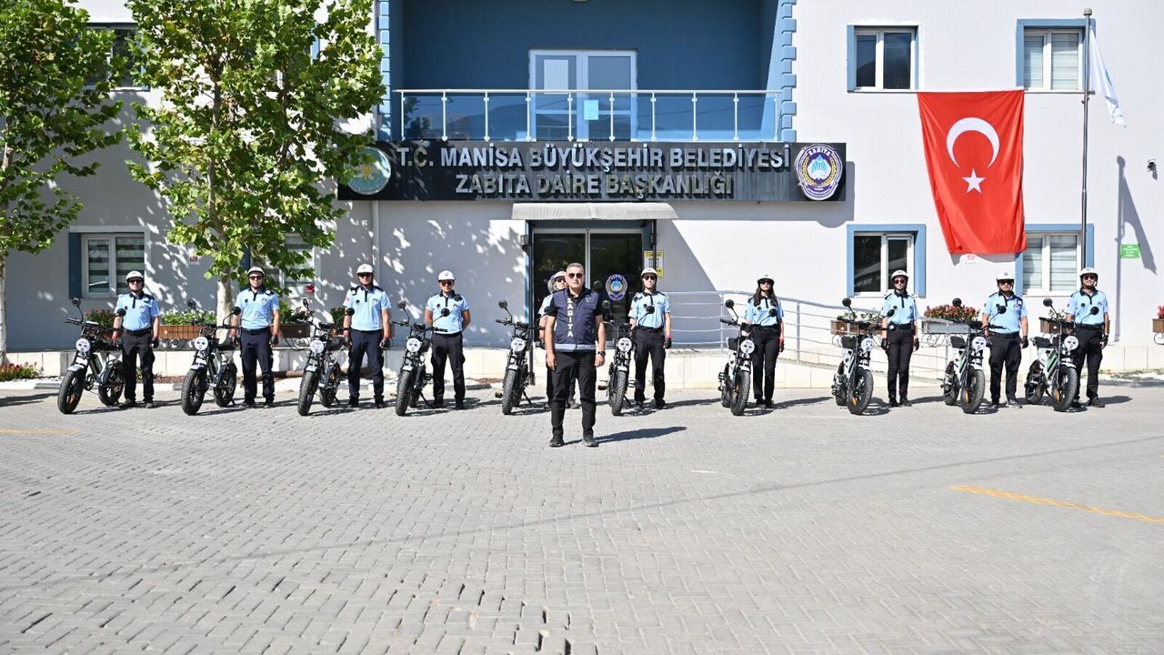 Manisa'da yere çöp atana 4 bin TL ceza