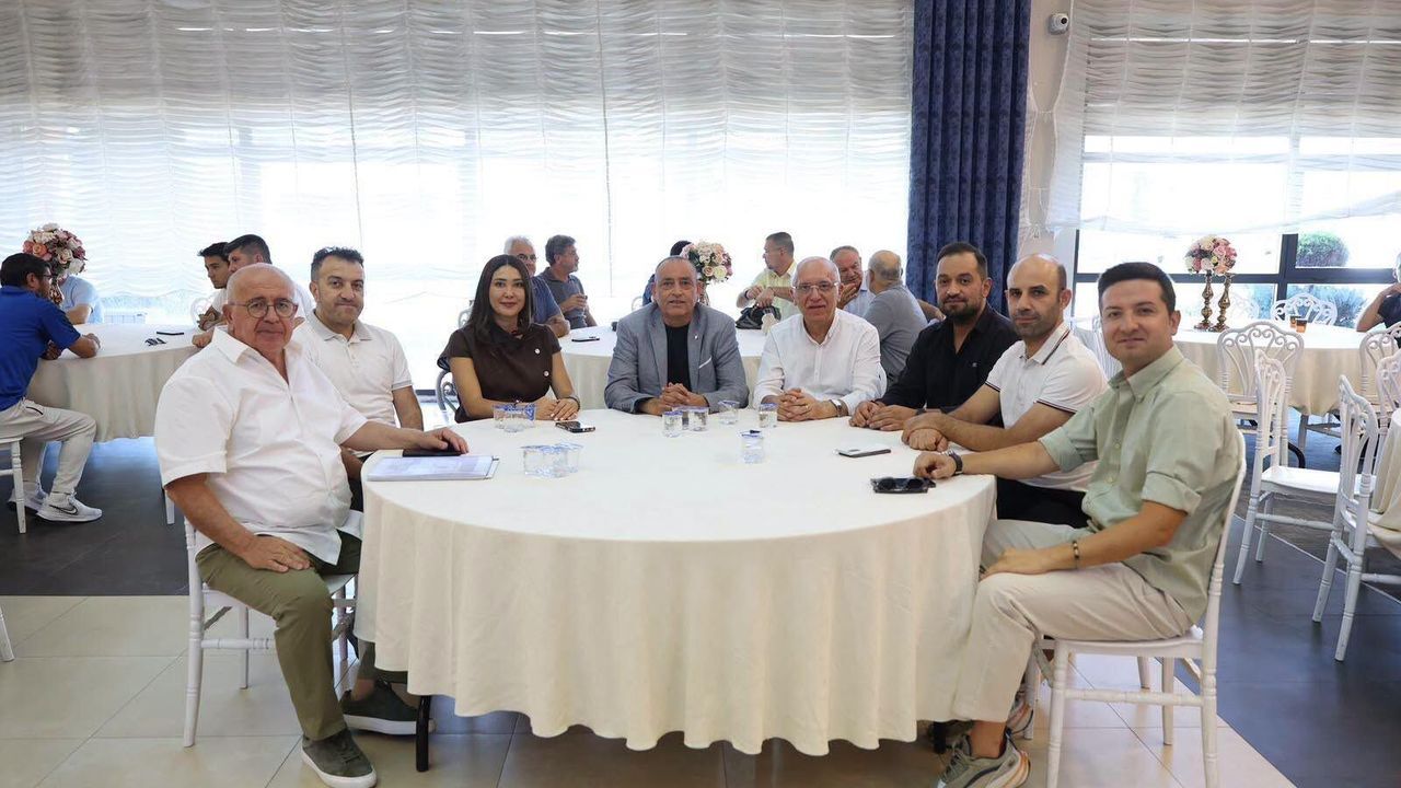 Merkezefendi'de futbolun yeni sezon kuralları konuşuldu