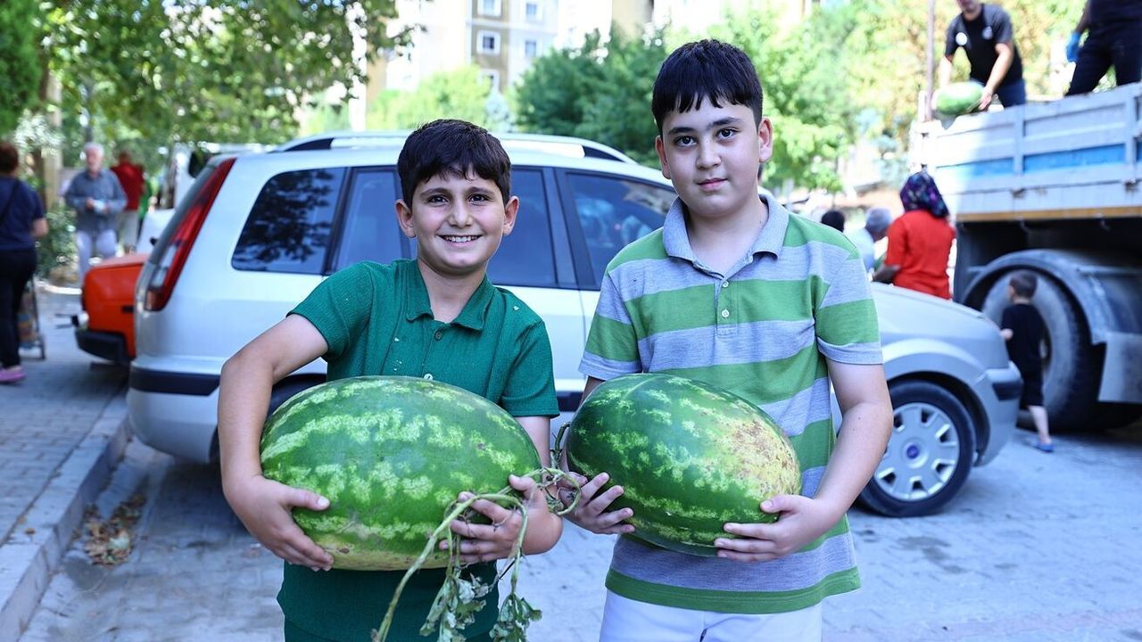 Tarladan sofraya dayanışma köprüsü