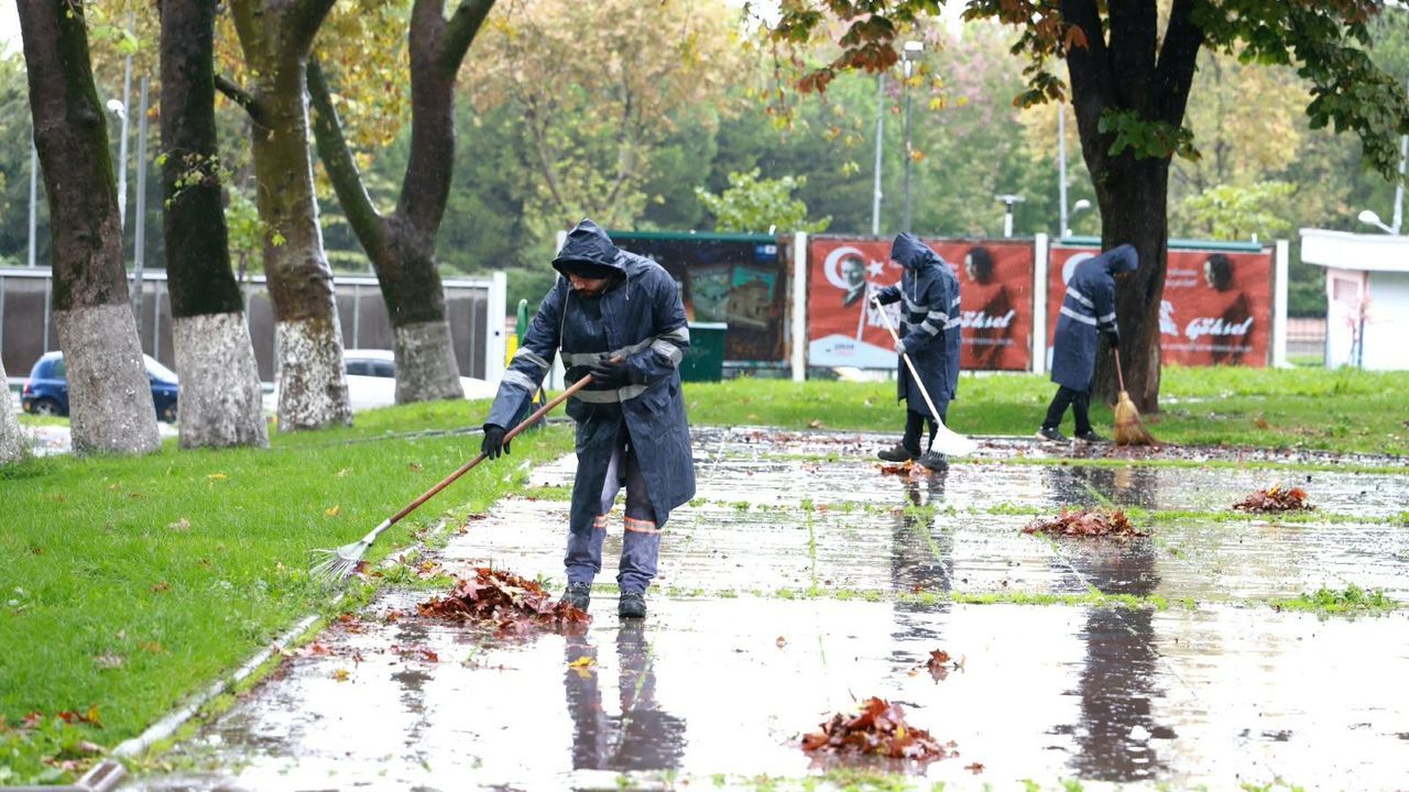 Osmangazi Belediyesi'nden sonbahar temizliği